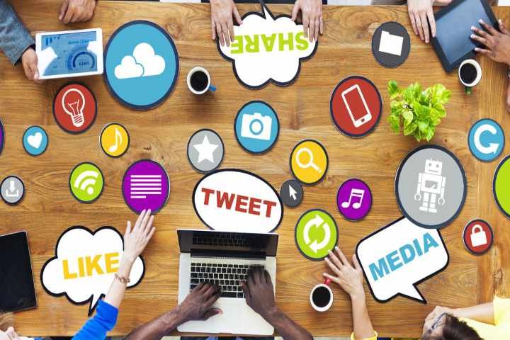 Social Media Communication