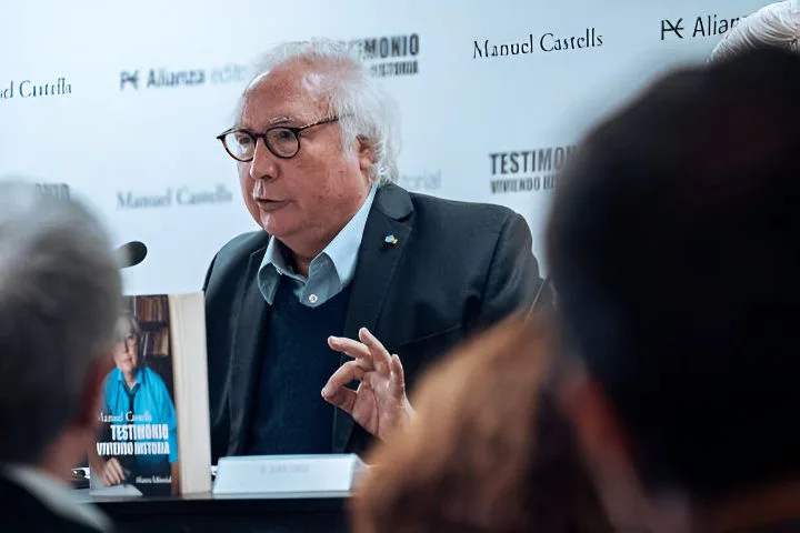 Manuel Castells